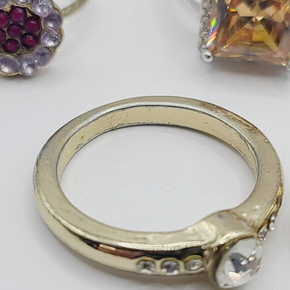 Lot of Five Fashion Rings With Assorted Gemstones & Designs - Picture 3 of 11